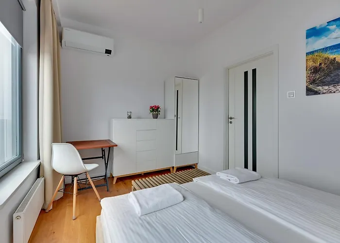 Brabank 457 - View By Grand